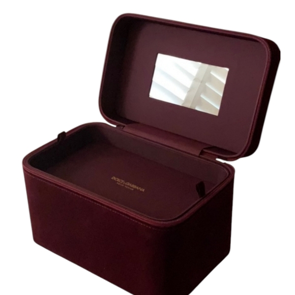 Dolce & Gabbana Red Velvet Traincase, Jewelry Box. - Picture 2 of 5